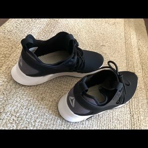 Reebok Guresu - Size 7
Studio Shoes/GENTLY USED.